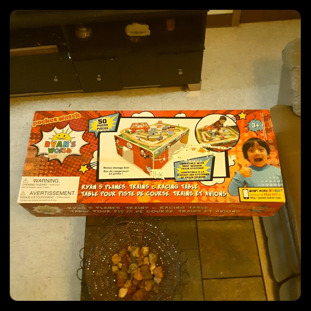 Ryan's World Train & Automobile set Table